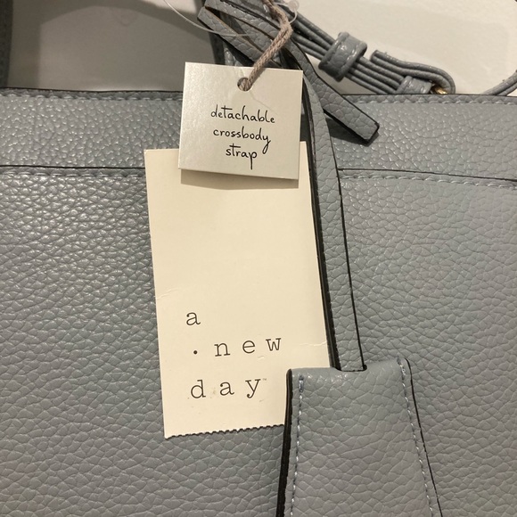 Brand new with tags grey crossbody - Picture 4 of 9